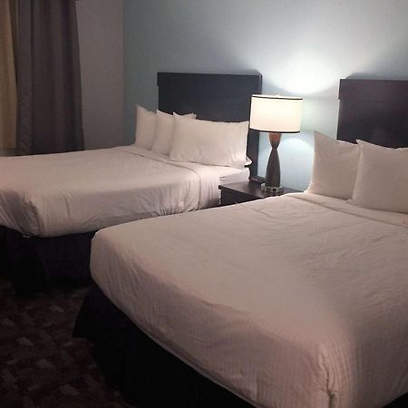 Travelodge By Wyndham Rosetown Bagian luar foto