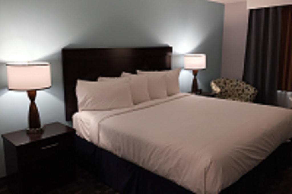 Travelodge By Wyndham Rosetown Bagian luar foto