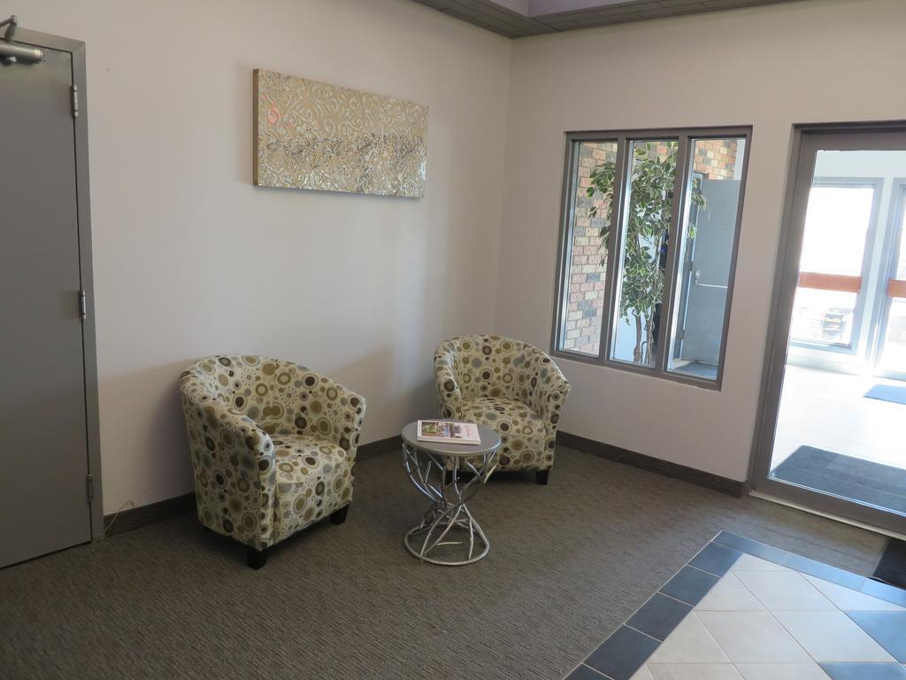 Travelodge By Wyndham Rosetown Bagian luar foto